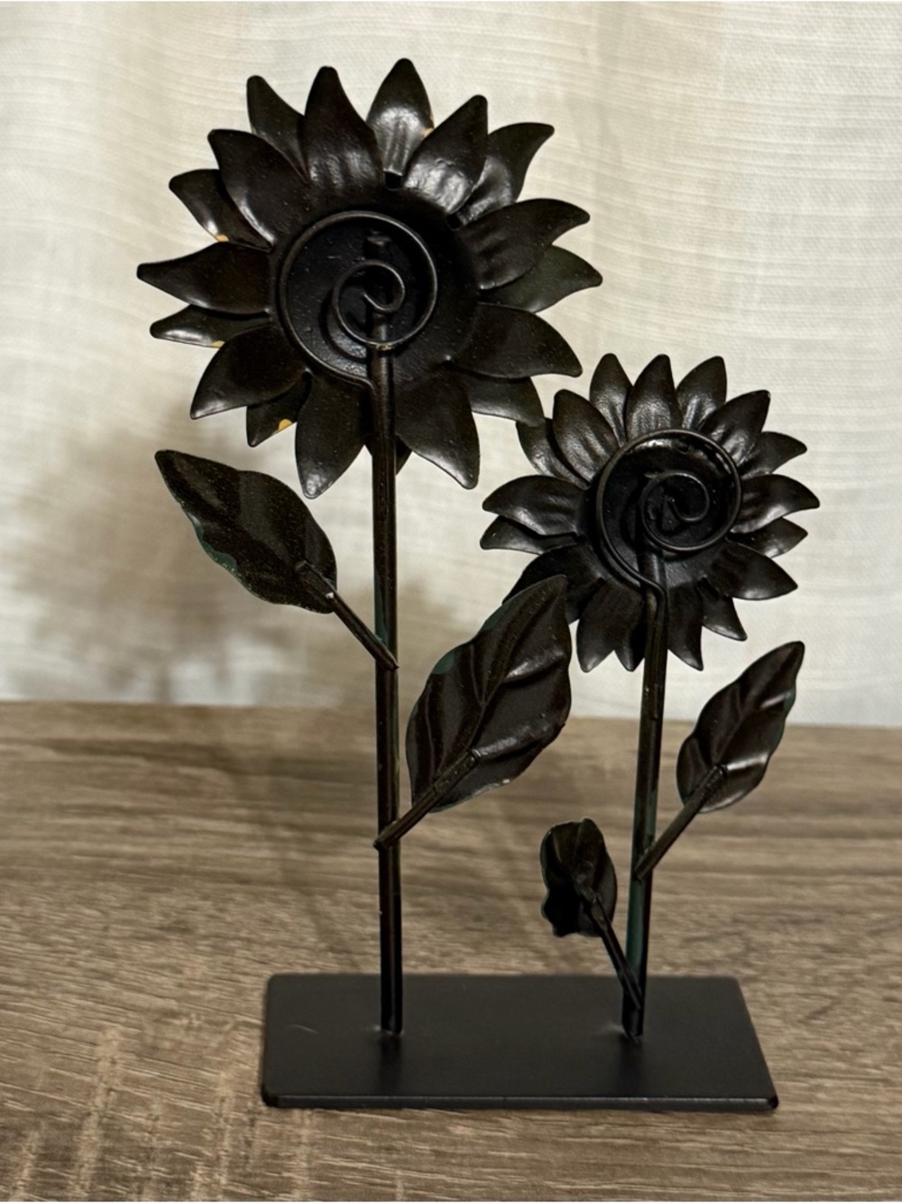 Metal Sunflowers Photo/Card Holder Decor - Picture 2 of 5